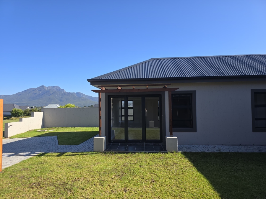 4 Bedroom Property for Sale in Kraaibosch Manor Western Cape